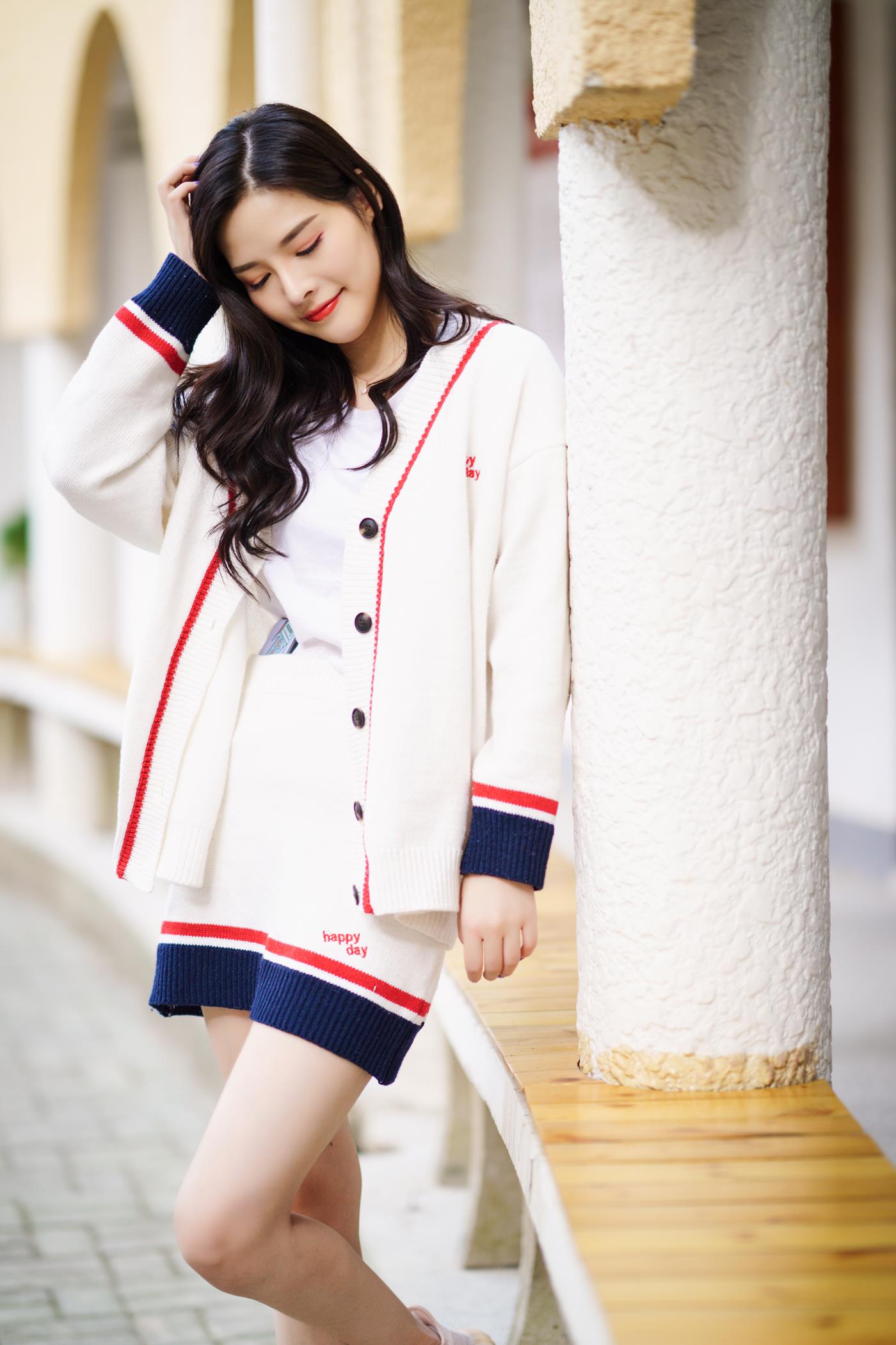 [YITUYU艺图语] 2022.02.12 音乐学院斑驳的光影 小容 [41P/816MB]