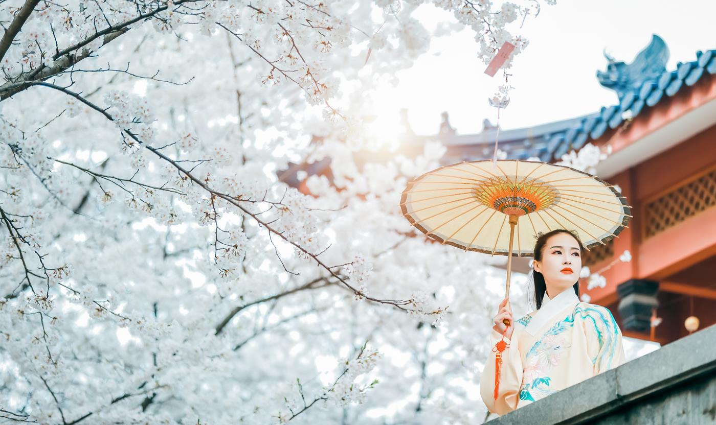 [YITUYU艺图语] 2022.02.24 等一场春暖 待一树花开 阿紫 [20P/235MB]