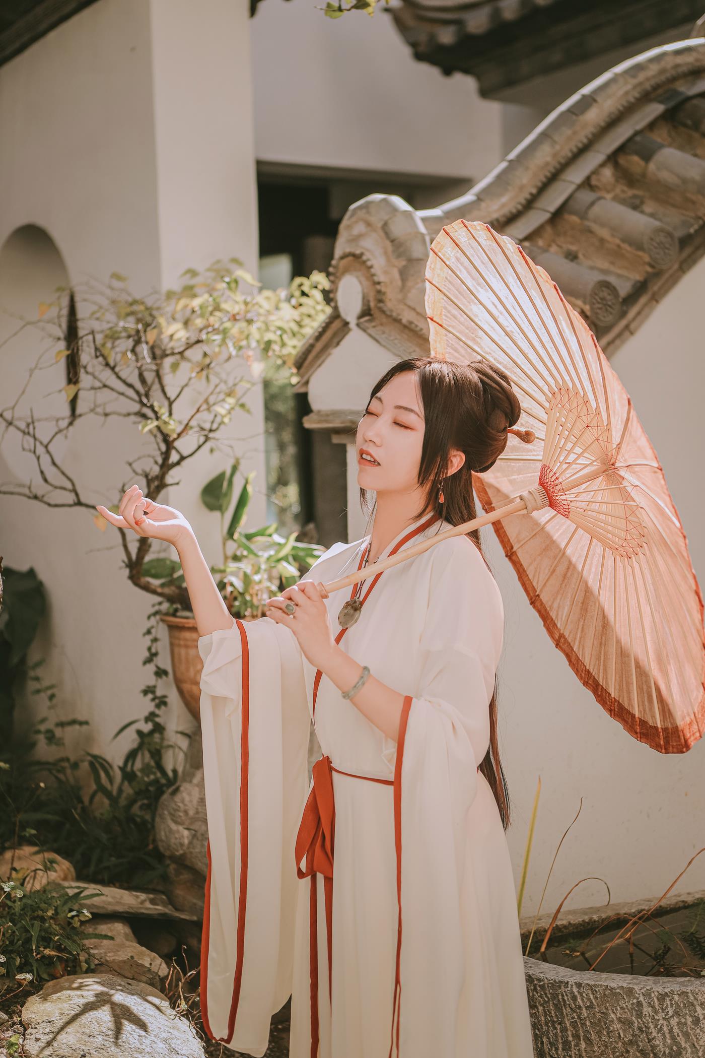 [YITUYU艺图语] 2022.02.22 闲愁一半 彭娘 [25P/102MB]