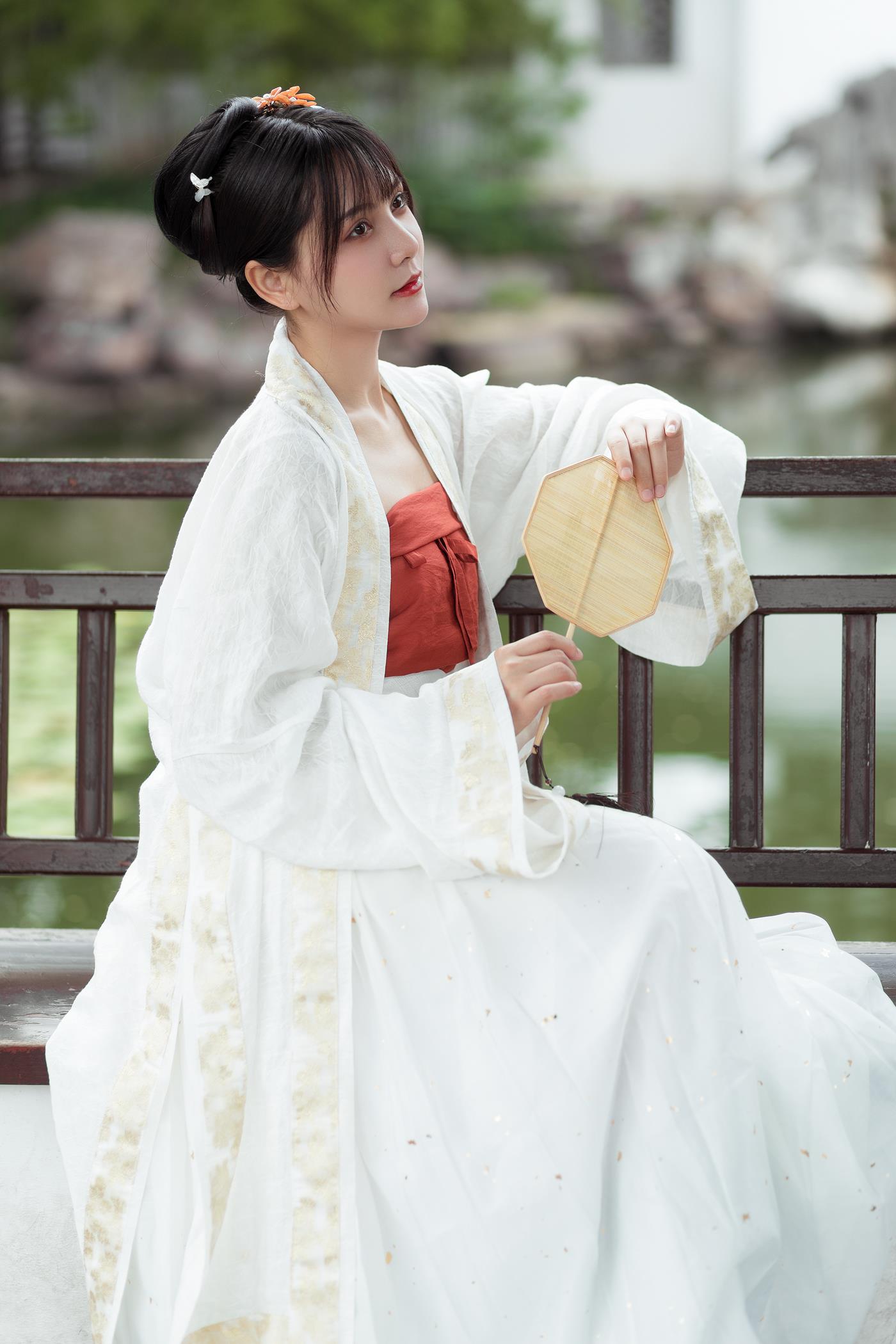 [YITUYU艺图语] 2022.02.24 浮生万千 水月镜花 秋山AkI [23P/509MB]