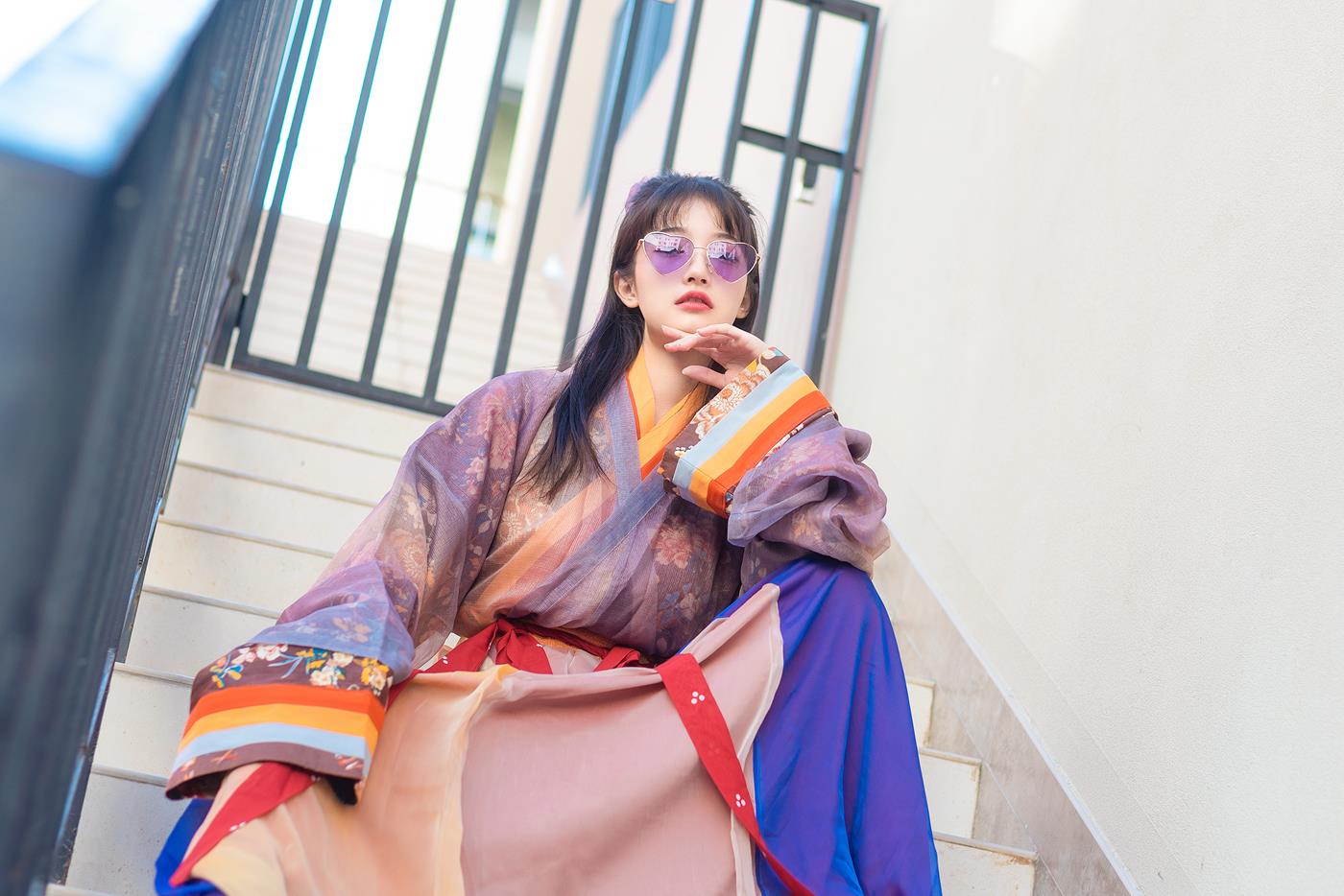 [YITUYU艺图语] 2022.03.03 星河滚烫 你是人间理想 九诗 [23P/544MB]