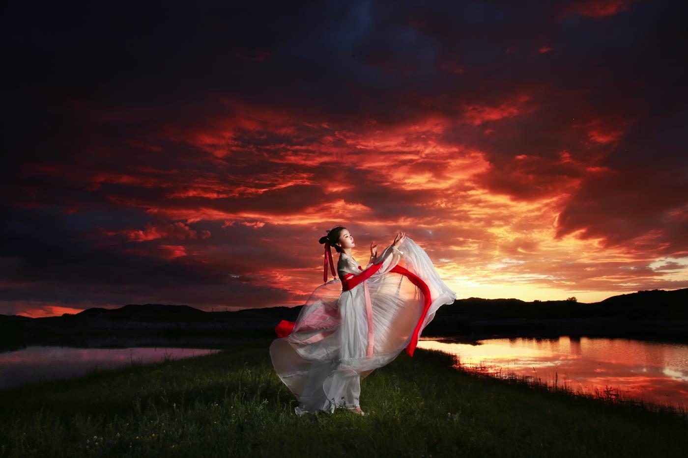 [YITUYU艺图语] 2022.02.20 在水一方 晶晶 [20P/247MB]