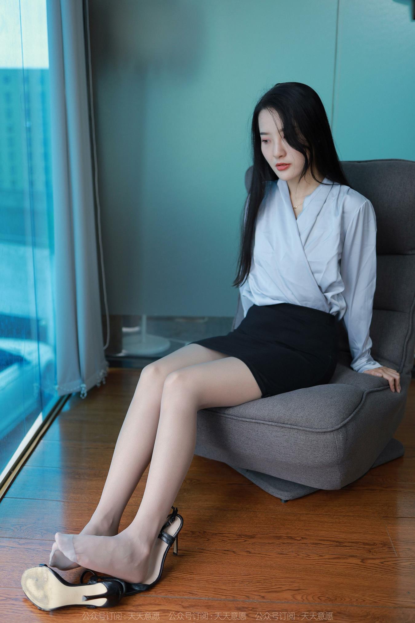 [IESS异思趣向] 2022.07.24 丝享家1157：婉萍《灰色轨迹》[81P/129MB]