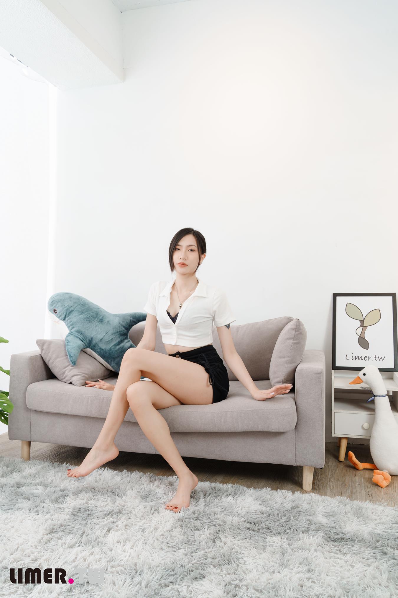 Limerence原创 NO.024 杯杯生日特辑OL 高跟裸足派对[106P/1V/3.32GB]