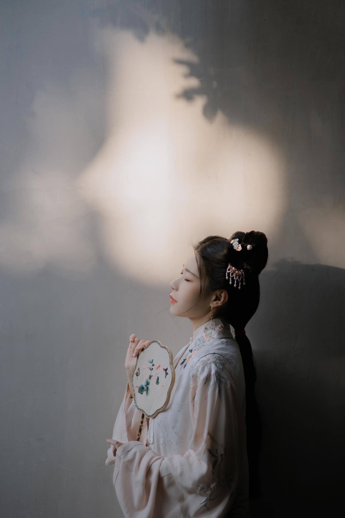 [YITUYU艺图语] 2022.02.16 梦断 tiff罗 [23P/145MB]