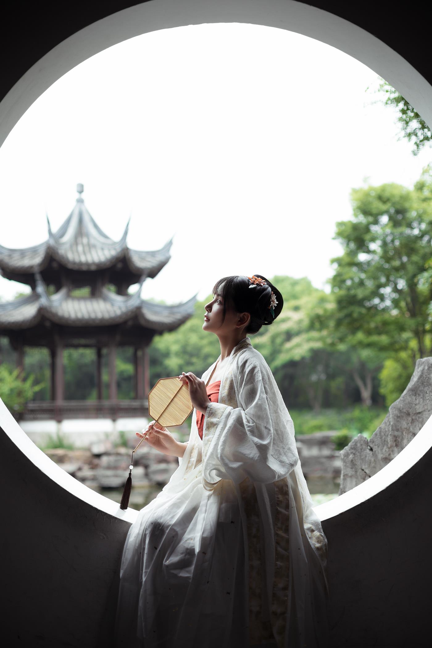 [YITUYU艺图语] 2022.02.24 浮生万千 水月镜花 秋山AkI [23P/509MB]