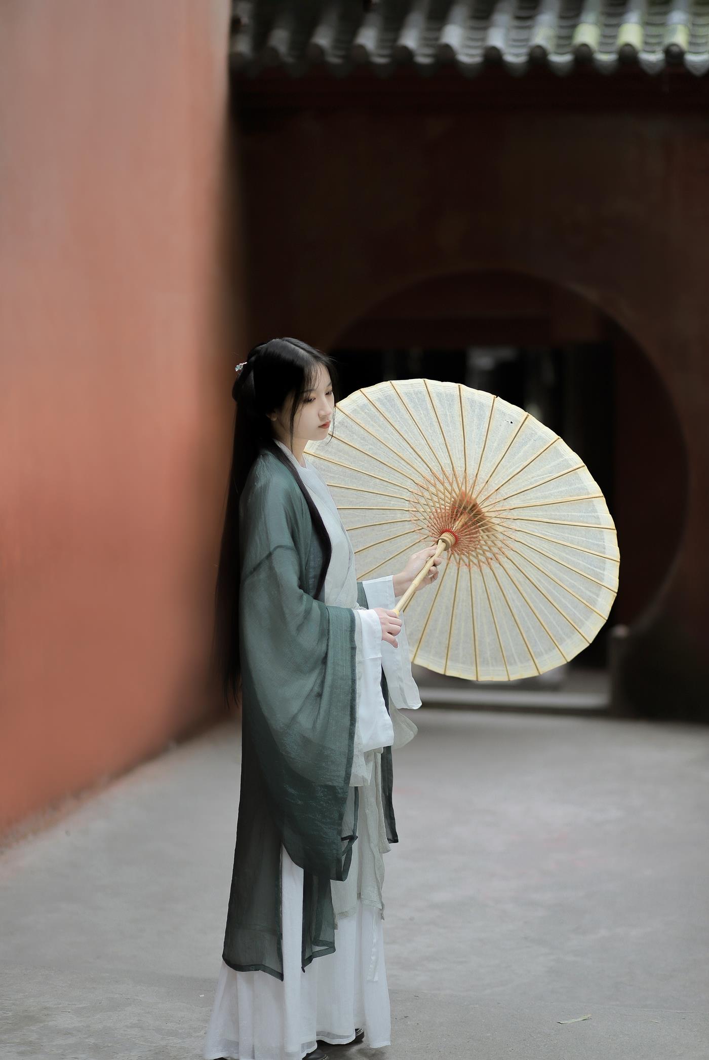 [YITUYU艺图语] 2022.02.18 人间忽晚，山河已秋 半夏夏夏 [22P/208MB]