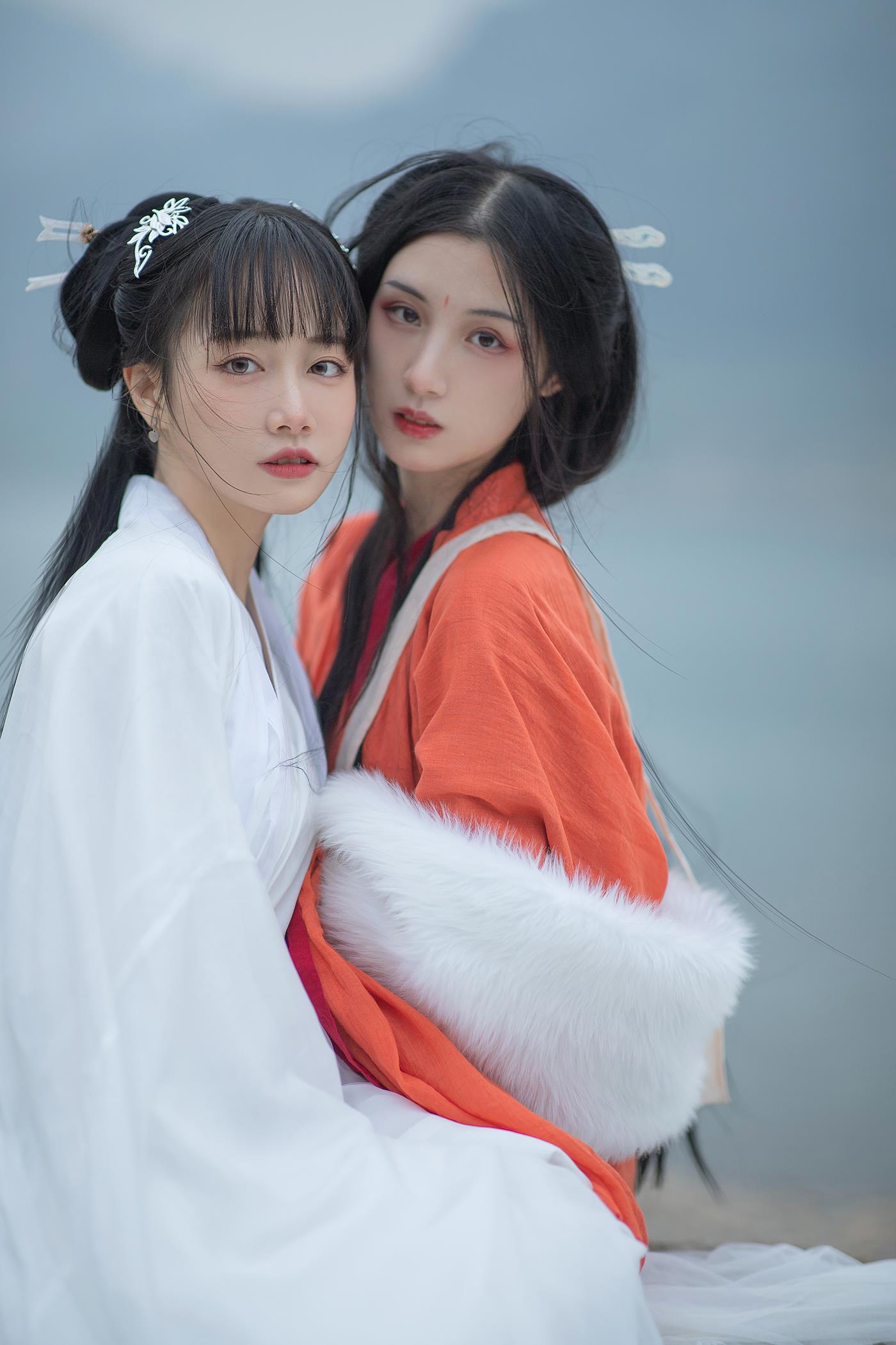 [YITUYU艺图语] 2022.02.28 水天一色 缪缪 [22P/206MB]