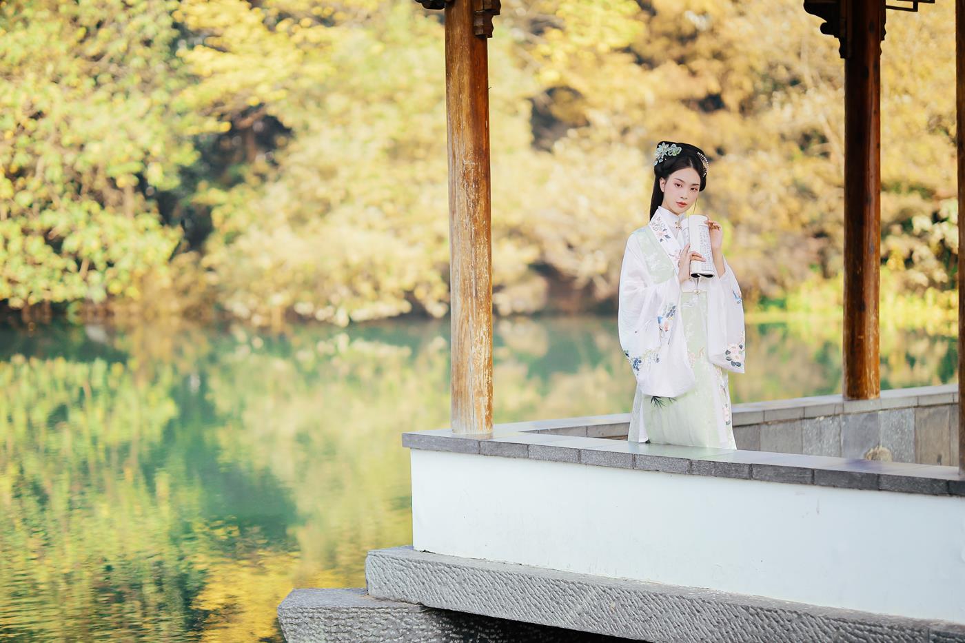 [YITUYU艺图语] 2022.03.01 不及你 倾眸- [22P/180MB]