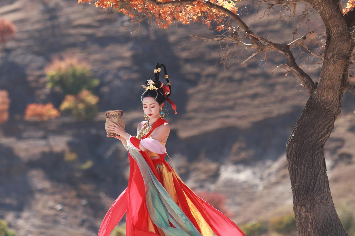 [YITUYU艺图语] 2022.02.28 域外飞天 晶晶 [20P/238MB]