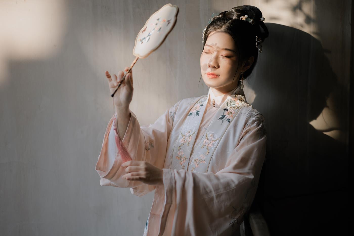 [YITUYU艺图语] 2022.02.16 梦断 tiff罗 [23P/145MB]