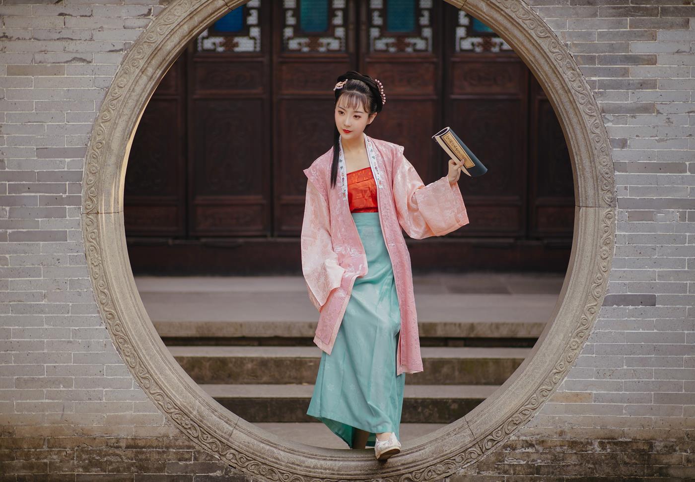 [YITUYU艺图语] 2022.02.21 锁清秋 简森_Red [25P/216MB]