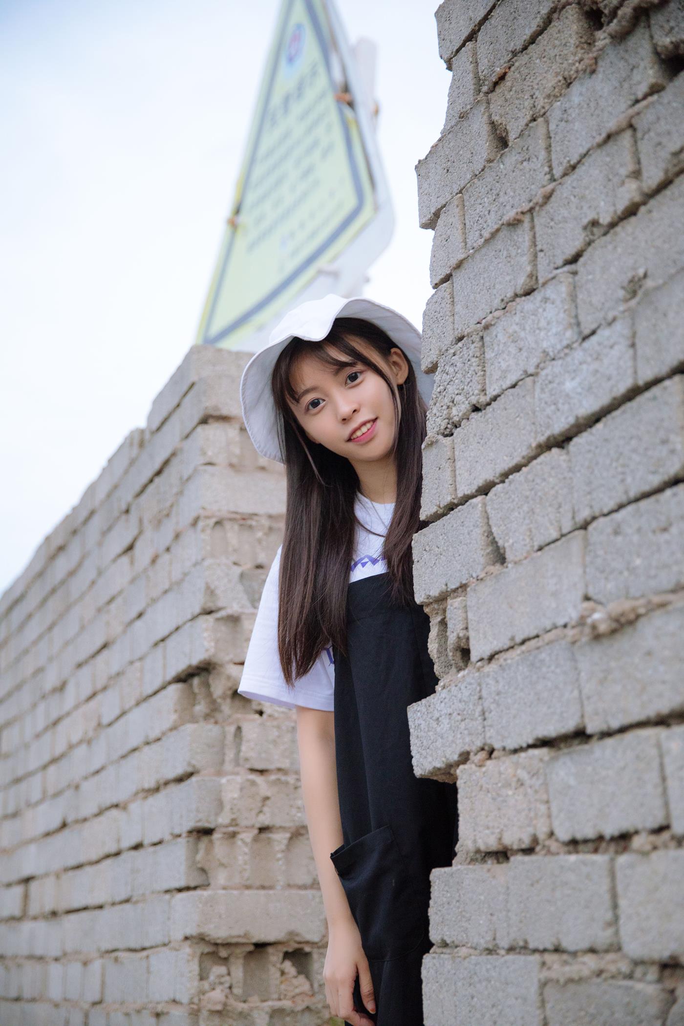 [YITUYU艺图语] 2022.02.21 她的微笑 慕容寒冰_ [29P/177MB]