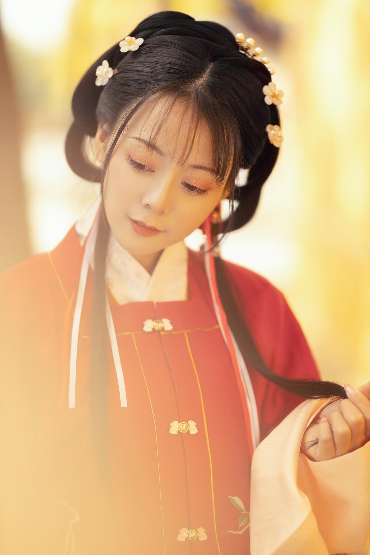 [YITUYU艺图语] 2022.02.24 秋下虞 花骨骨Kitty [25P/177MB]