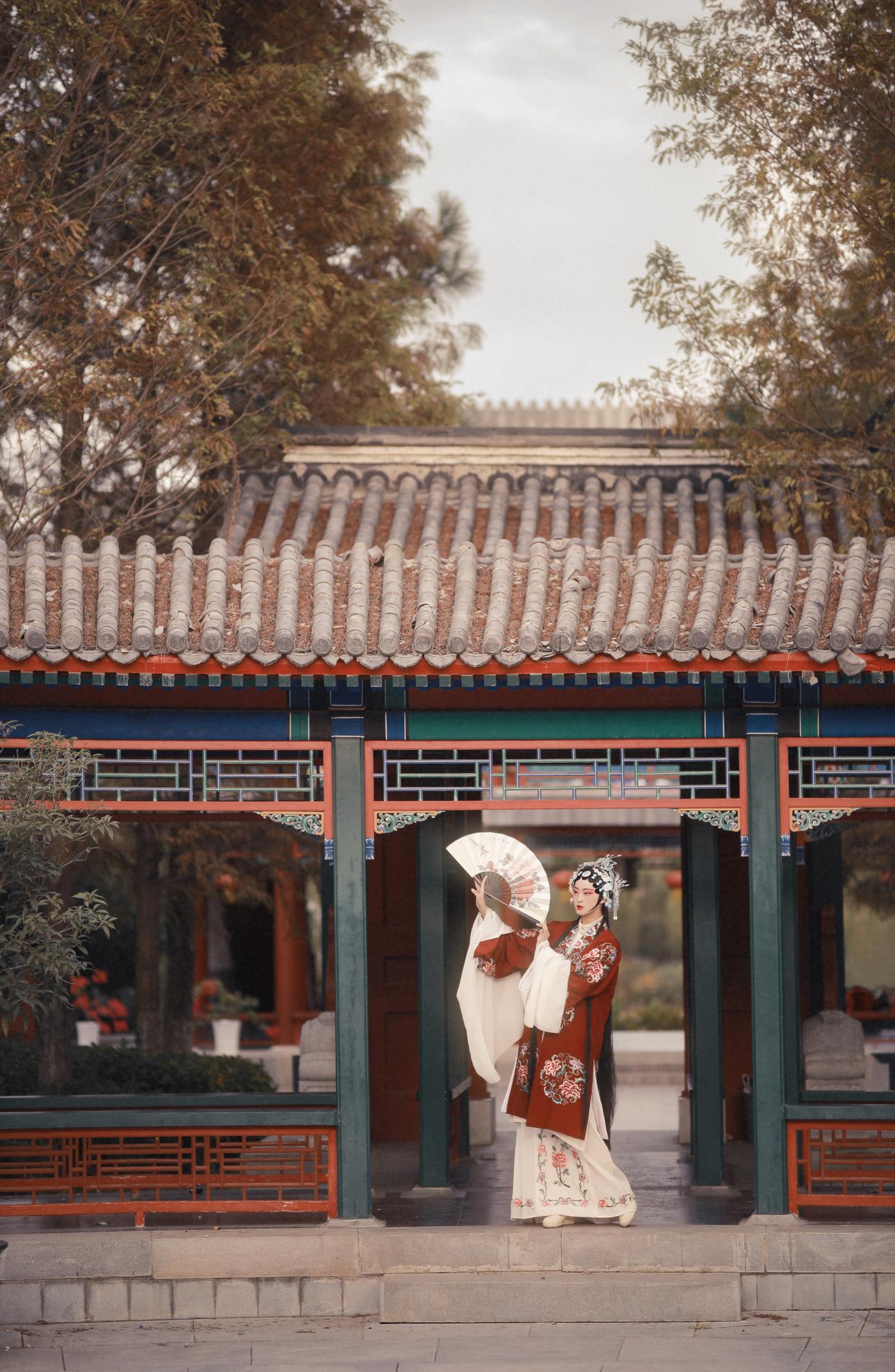 [YITUYU艺图语] 2022.02.26 又惊梦 卿酒姑娘_ [22P/277MB]