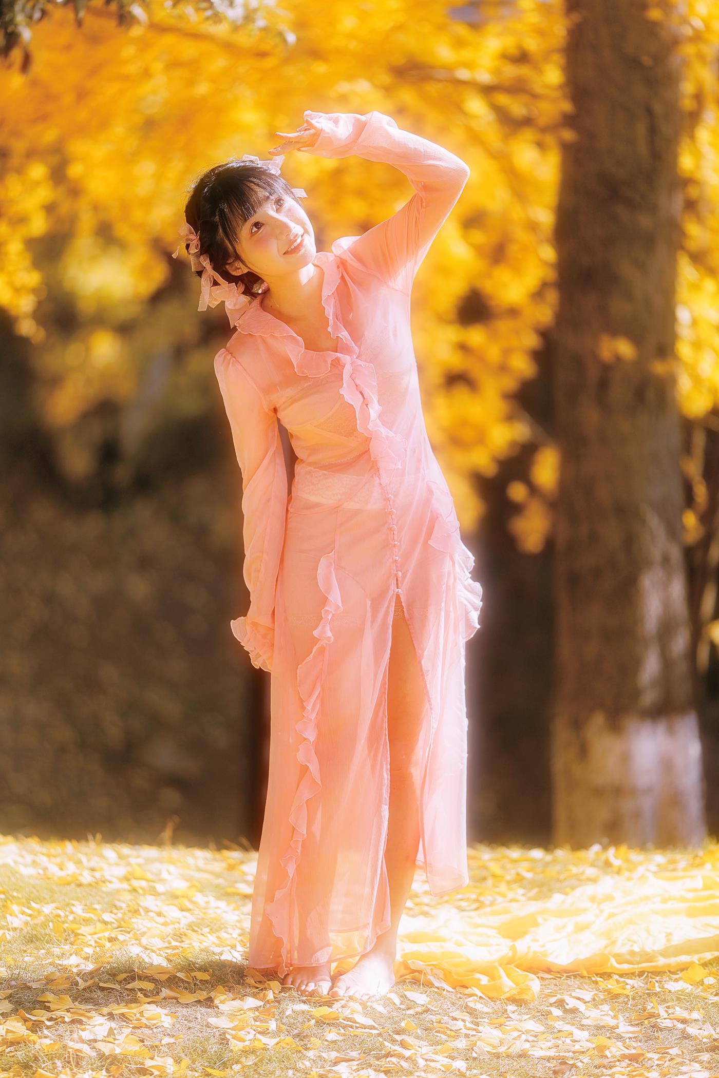 [YITUYU艺图语] 2022.02.25 梦里 周小兔呀 [32P/327MB]