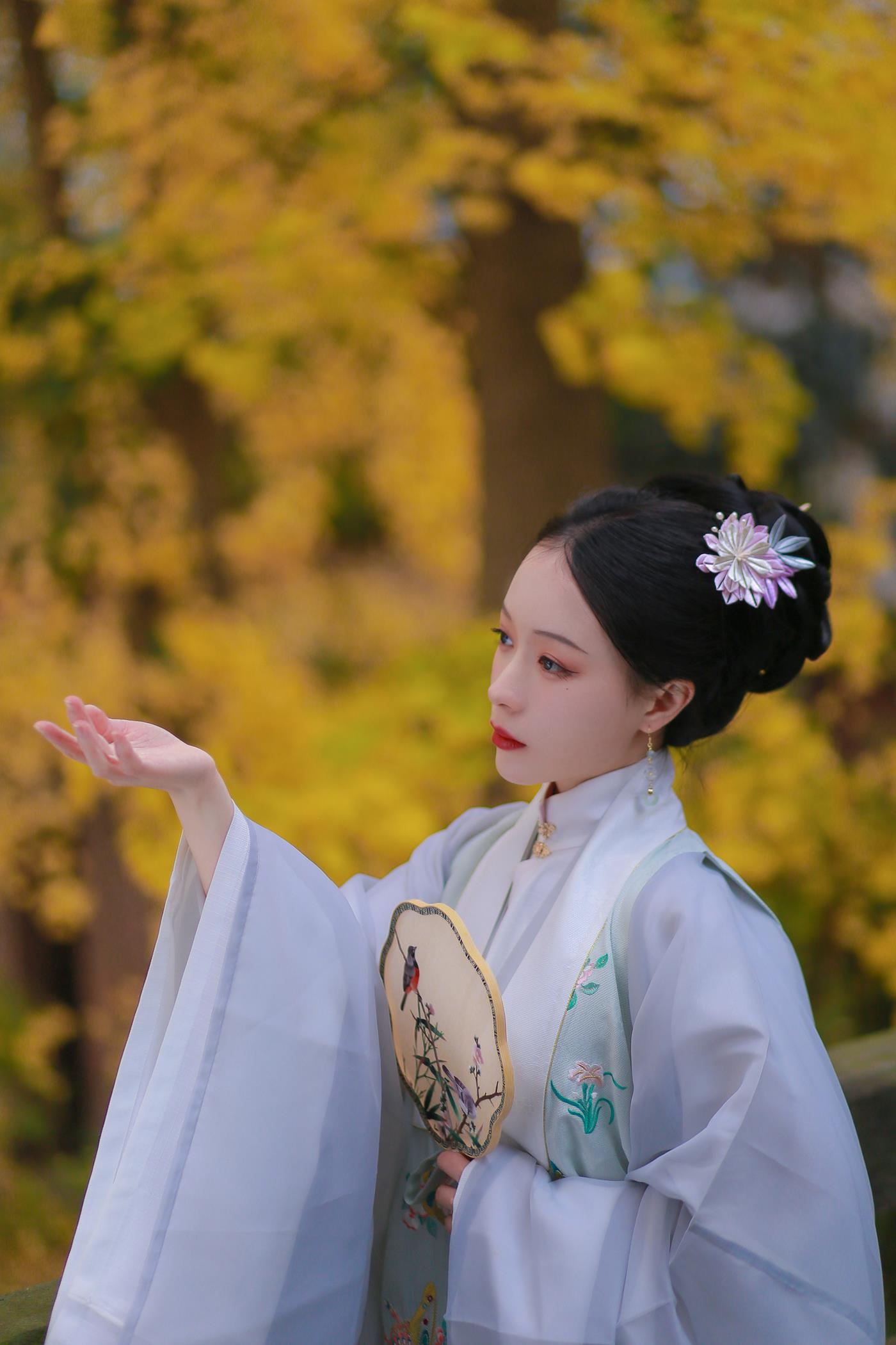 [YITUYU艺图语] 2022.02.17 银杏歌 花泽阮阮 [35P/353MB]