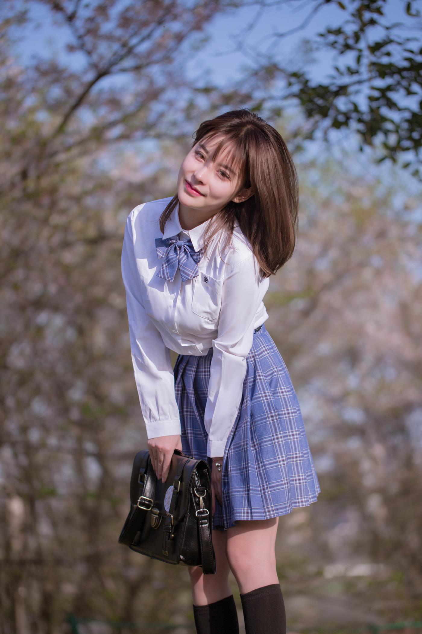 [YITUYU艺图语] 2022.02.23 JK写真集 青山情山 [36P/79MB]