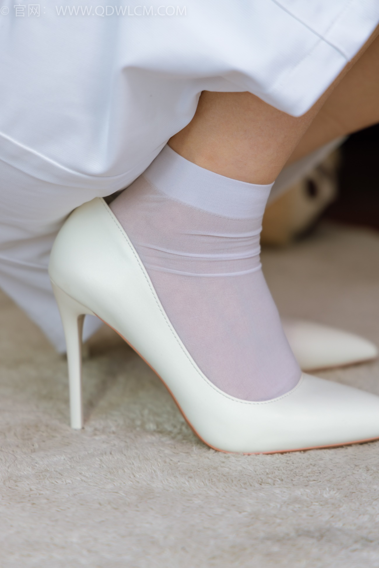 物恋传媒 NO.1447 姜姜-纯白棉花糖[150P/1V/3.84GB]