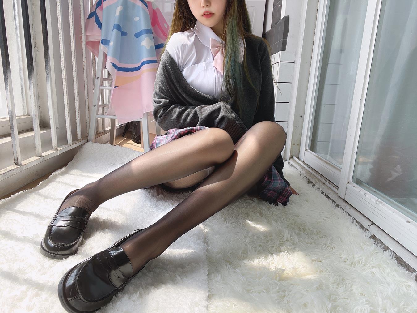 eloise软软 - JK黑丝[52P/212MB]