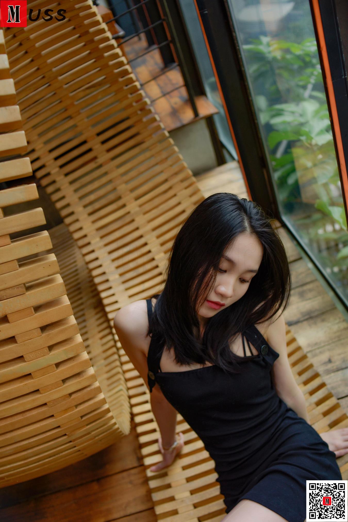 [MussGirl慕丝女郎]NO.375 黑色吊带睡衣 A[90P/127MB]