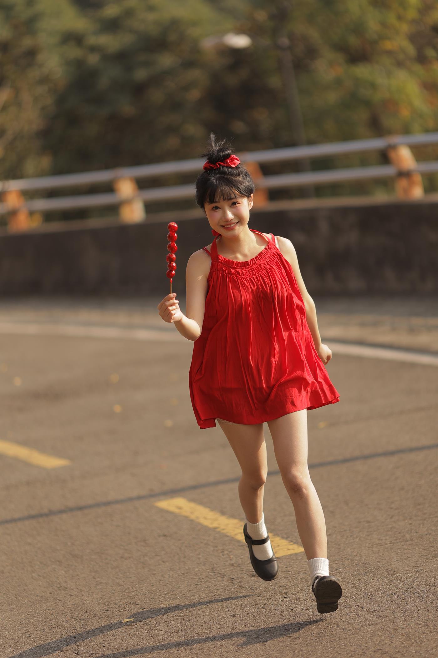 [YITUYU艺图语] 2022.02.16 冬日一抹红 周小兔呀 [40P/471MB]