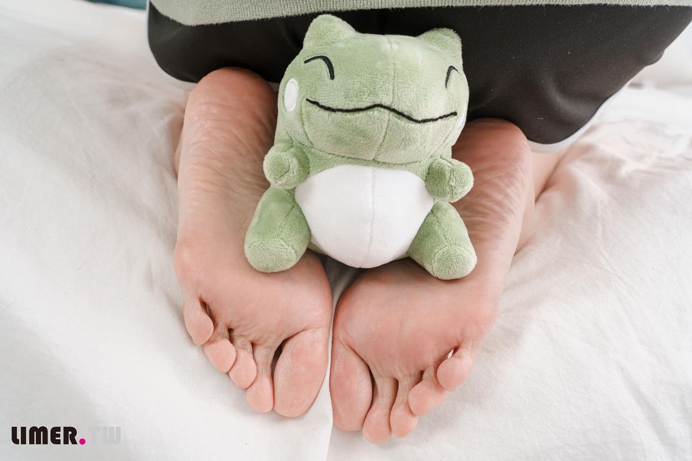 Limerence原创 NO.029 BiBi足盒激萌替身VS脚底TK[165P/1V/2.41GB]