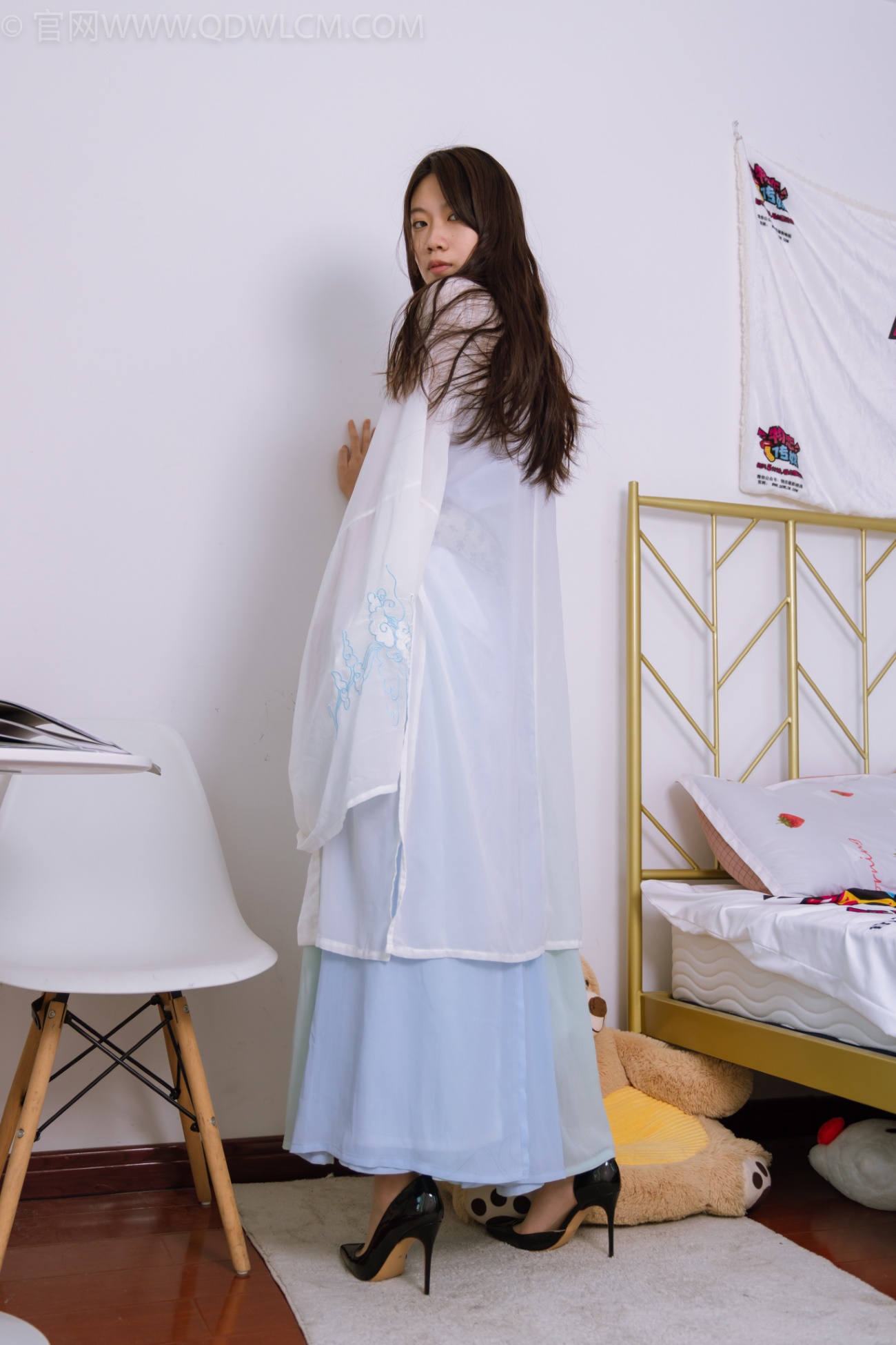 物恋传媒 NO.1438 纤纤-海的女儿[150P/1V/3.92GB]