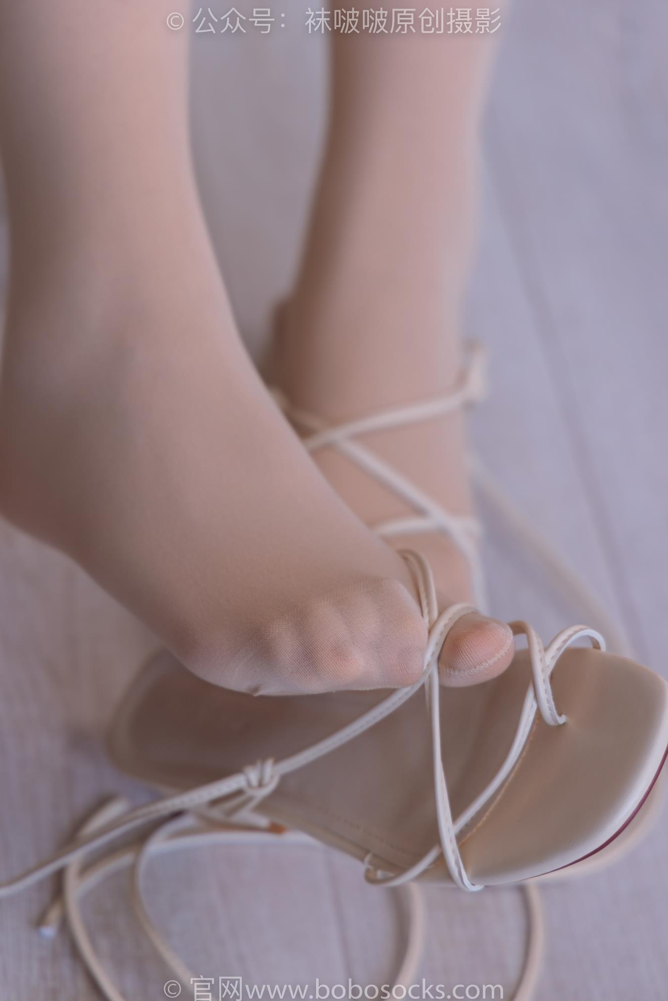 [BoBoSocks袜啵啵]NO.170 周周-两双高跟凉鞋、油亮肉丝、厚肉丝、两双丝袜叠穿[158P/1V/6.68GB]