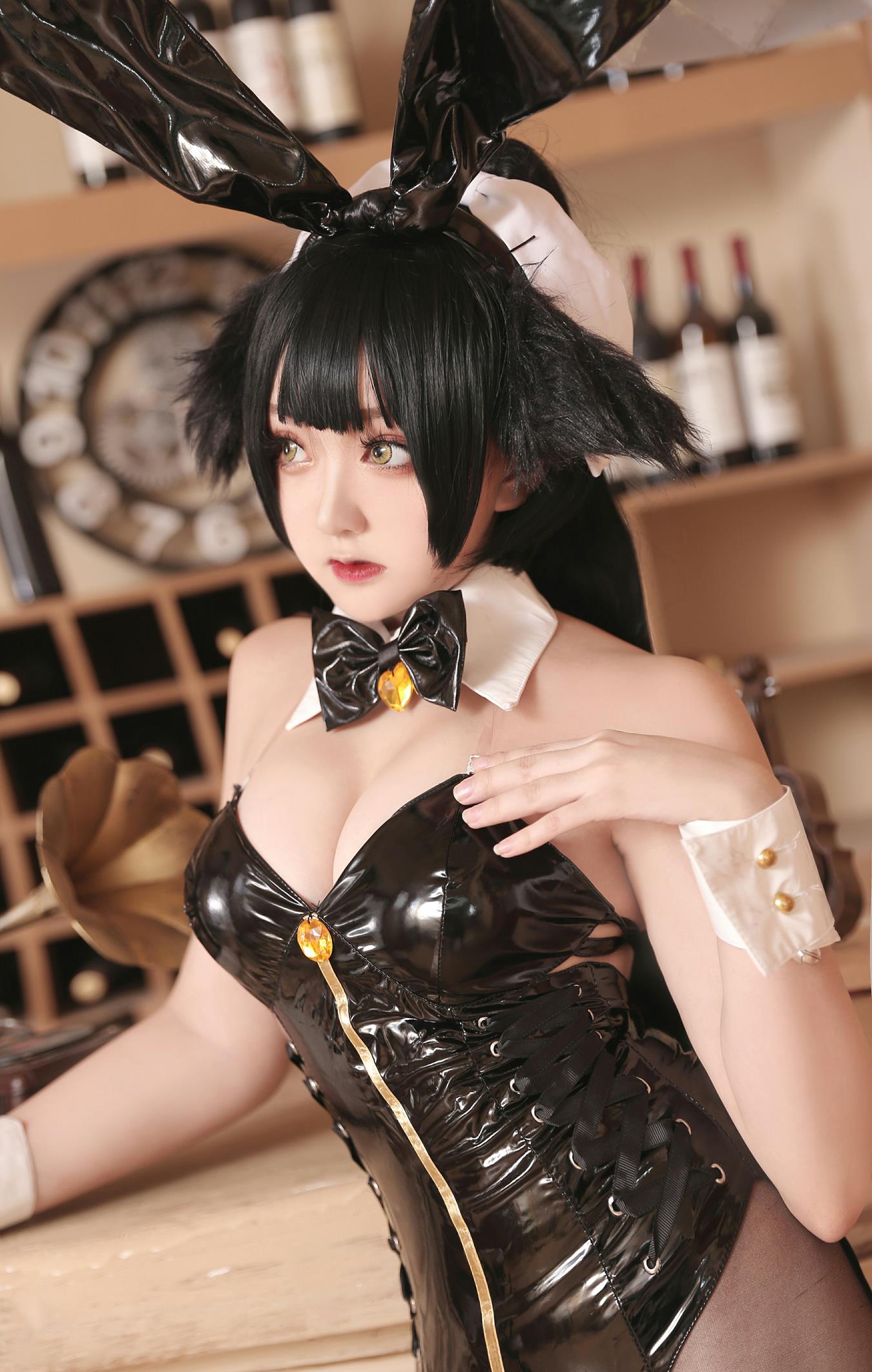 网紅Coser@-桃夭葵 獒女郎 [41P/301MB]