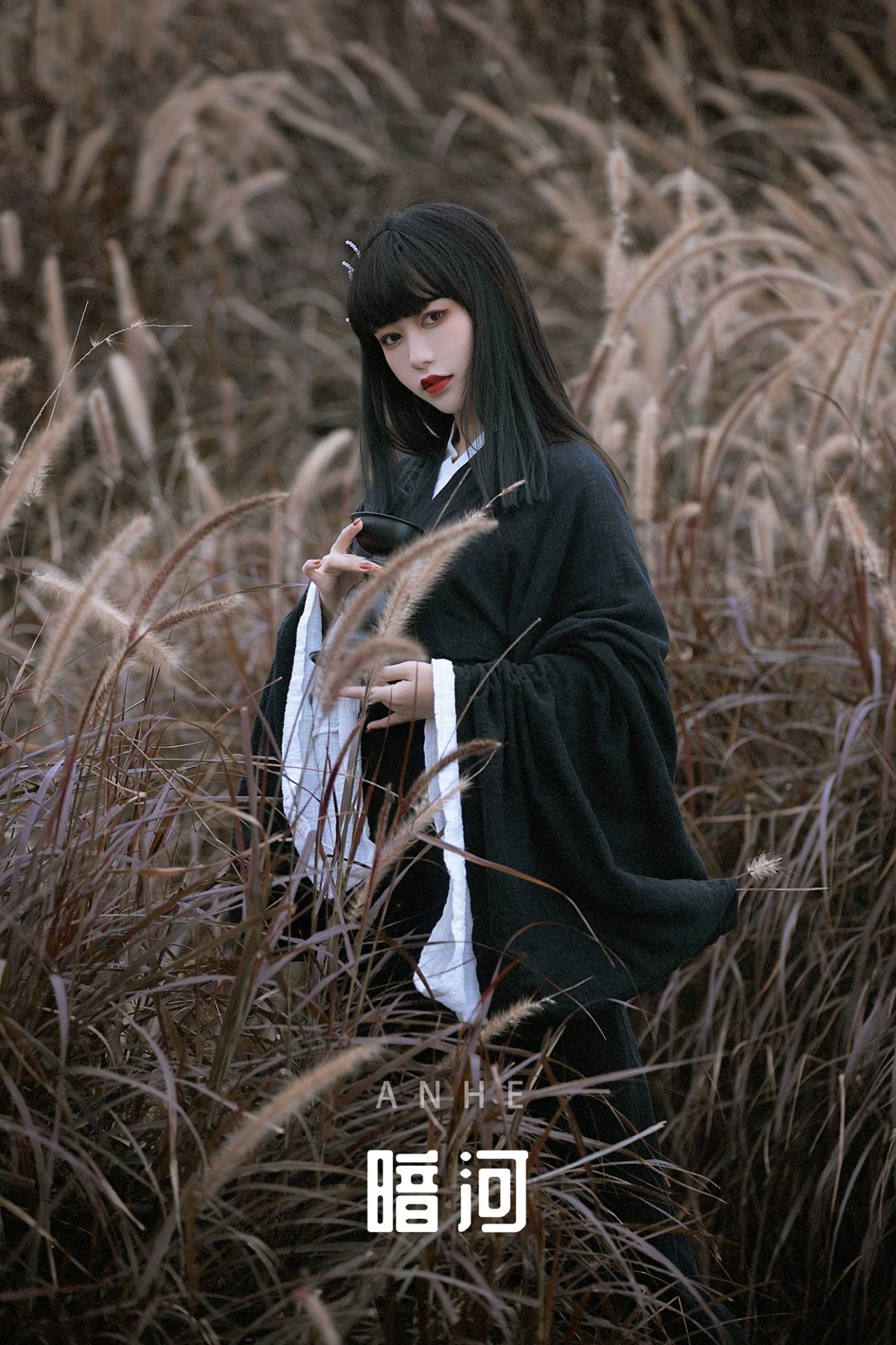 [YITUU艺图语] 2022.03.18 暗河 梨一依 [23P/291MB]