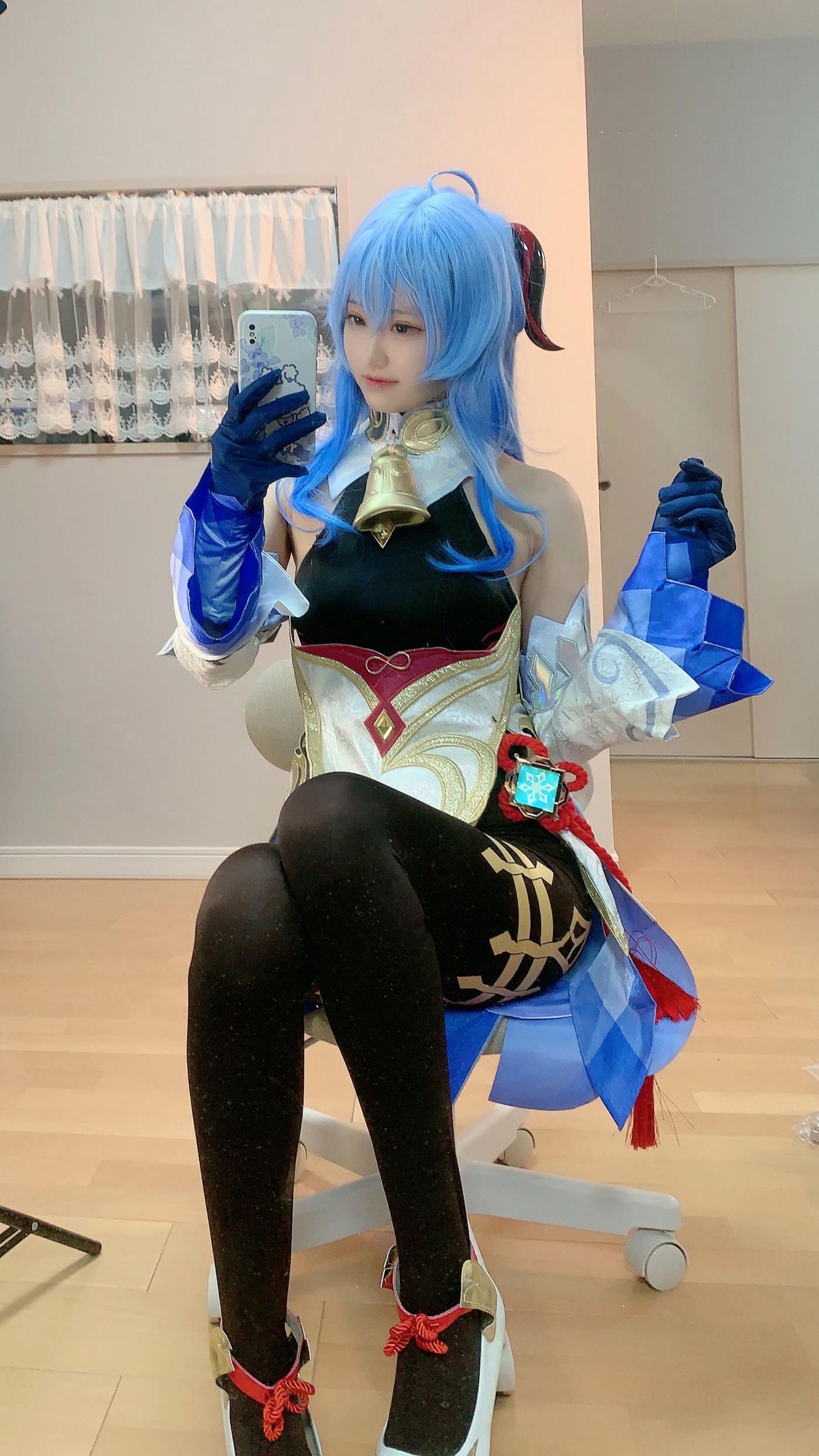 千阳(ちよ) - 甘雨对镜拍[13P/38MB]