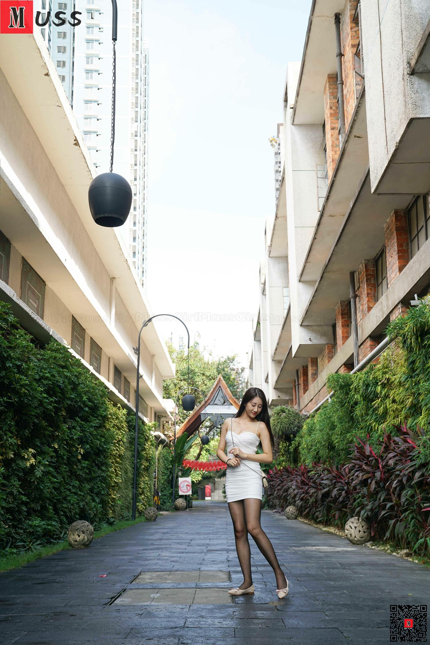 [MussGirl慕丝女郎]NO.404 牛仔服与长椅B[55P/104MB]