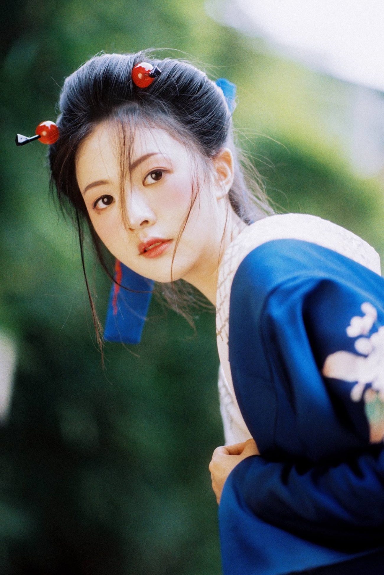 [YITUU艺图语] 2022.03.12 温柔的眼眸 泱泱 [24P/379MB]