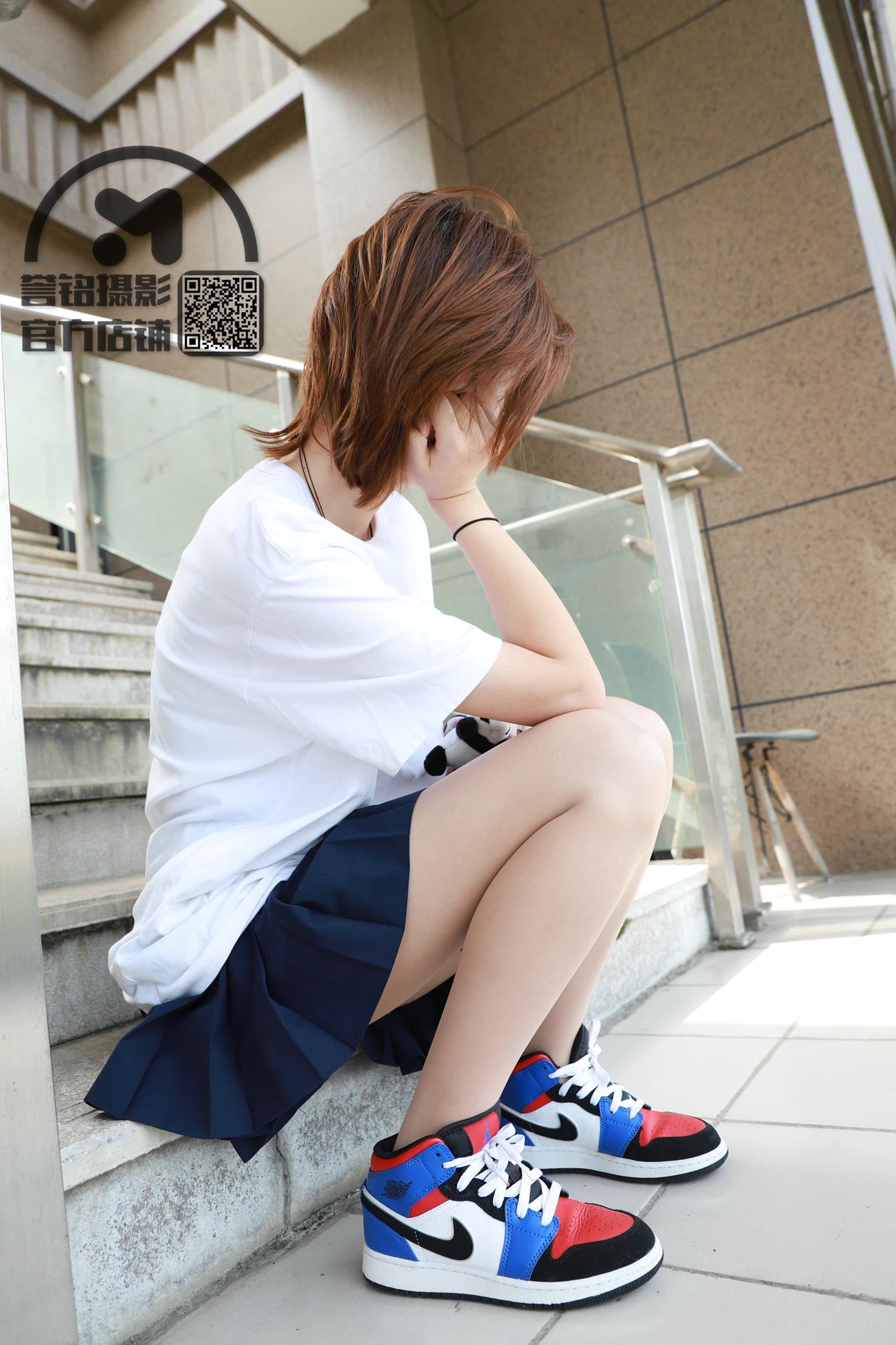 [誉铭传媒]袜足摄影 2020年 NO.044[80P/1V/844MB]