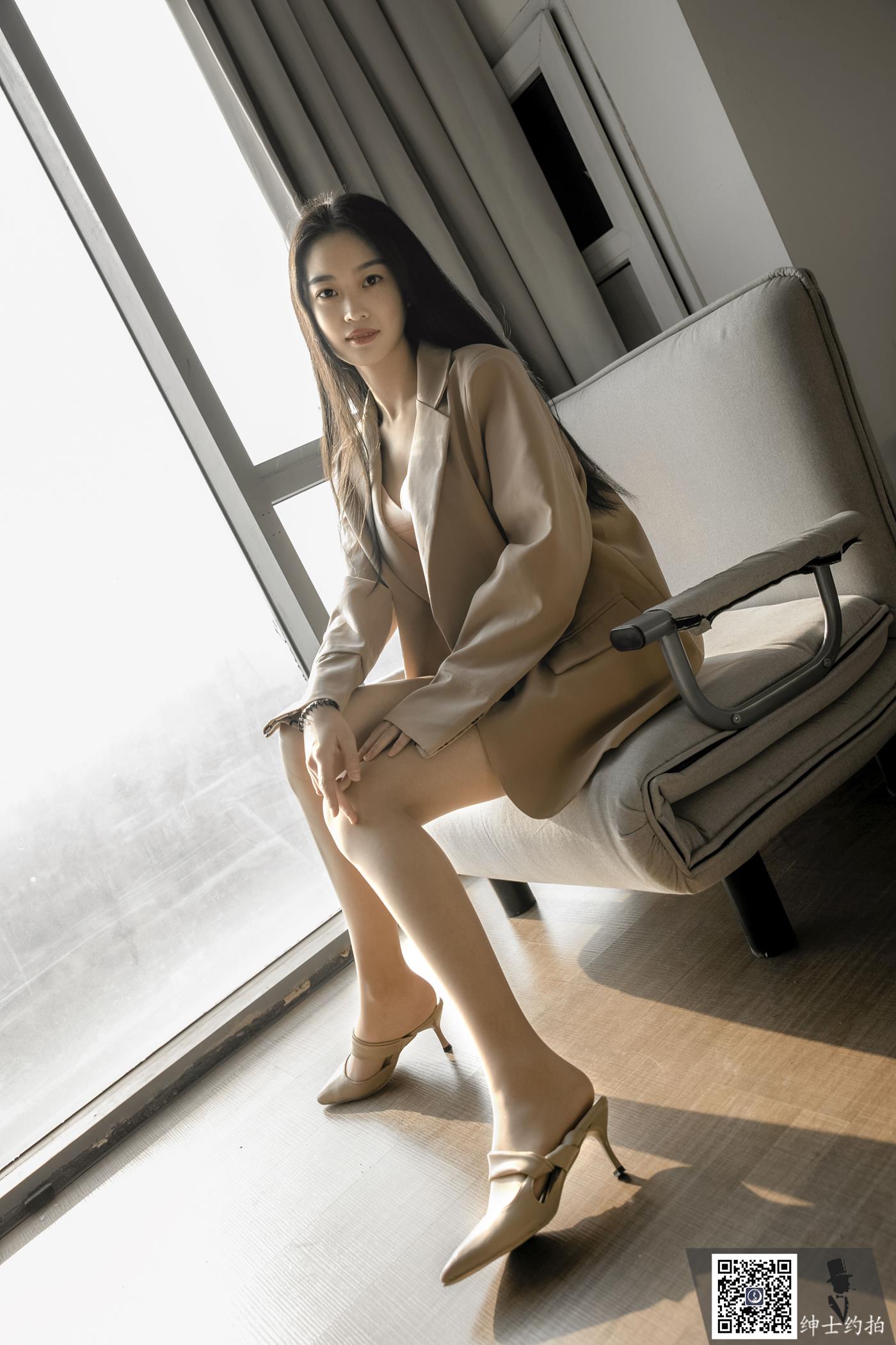 SHENSHI绅士 - SS166 李欣[21P/22.8MB]