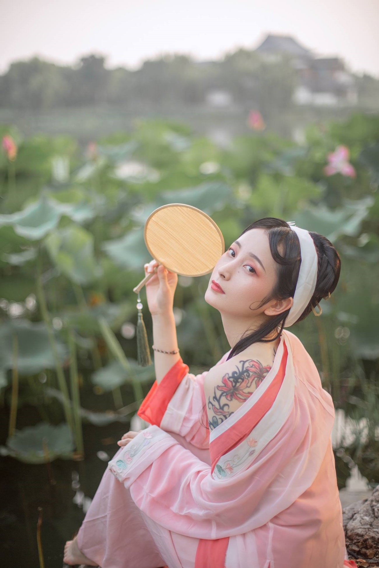 [YITUU艺图语] 2022.03.15 劫. 缘 五月的三花猫 [26P/144MB]