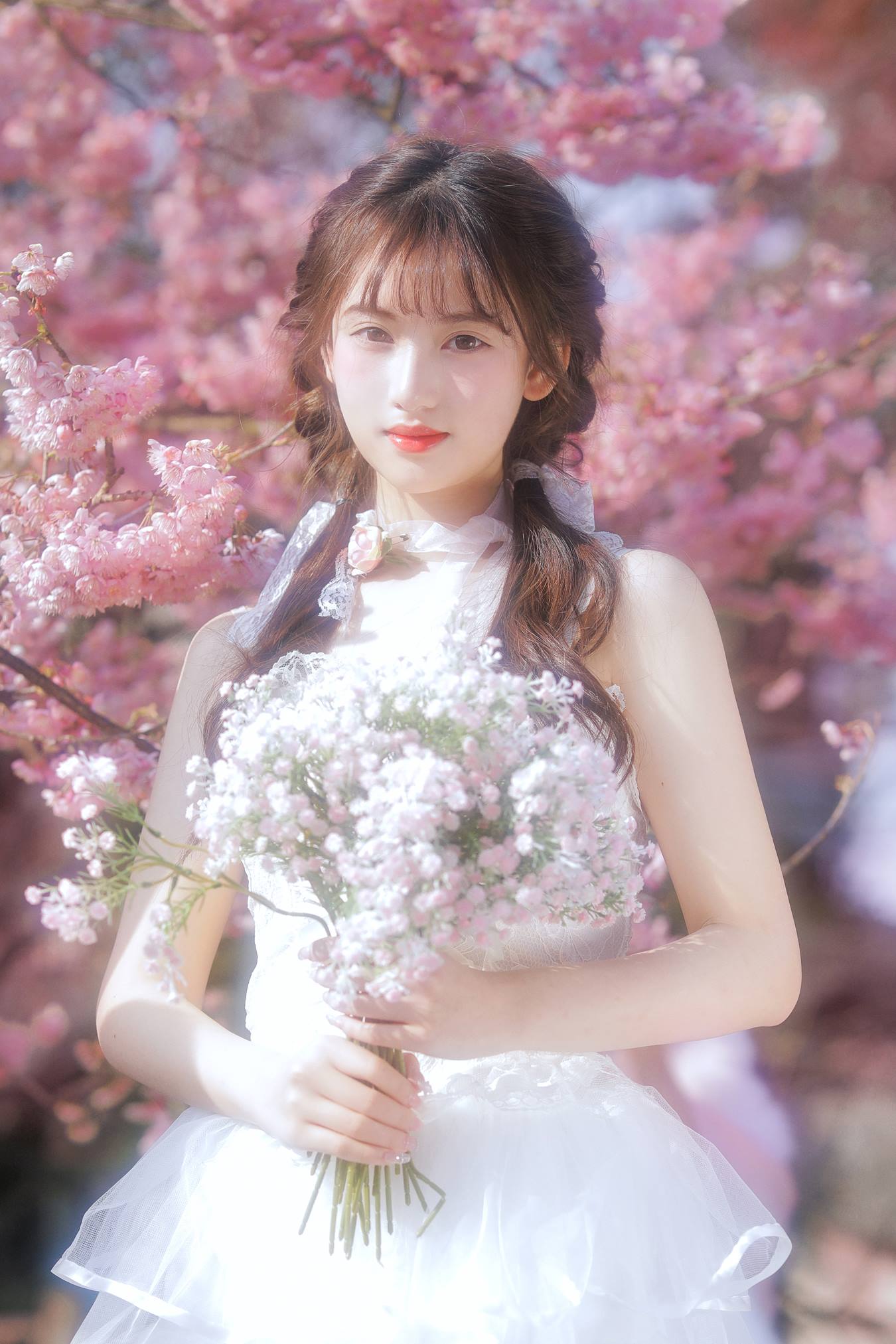[YITUU艺图语] 2022.03.28 樱花限定 怡子yiii [21P/301MB]
