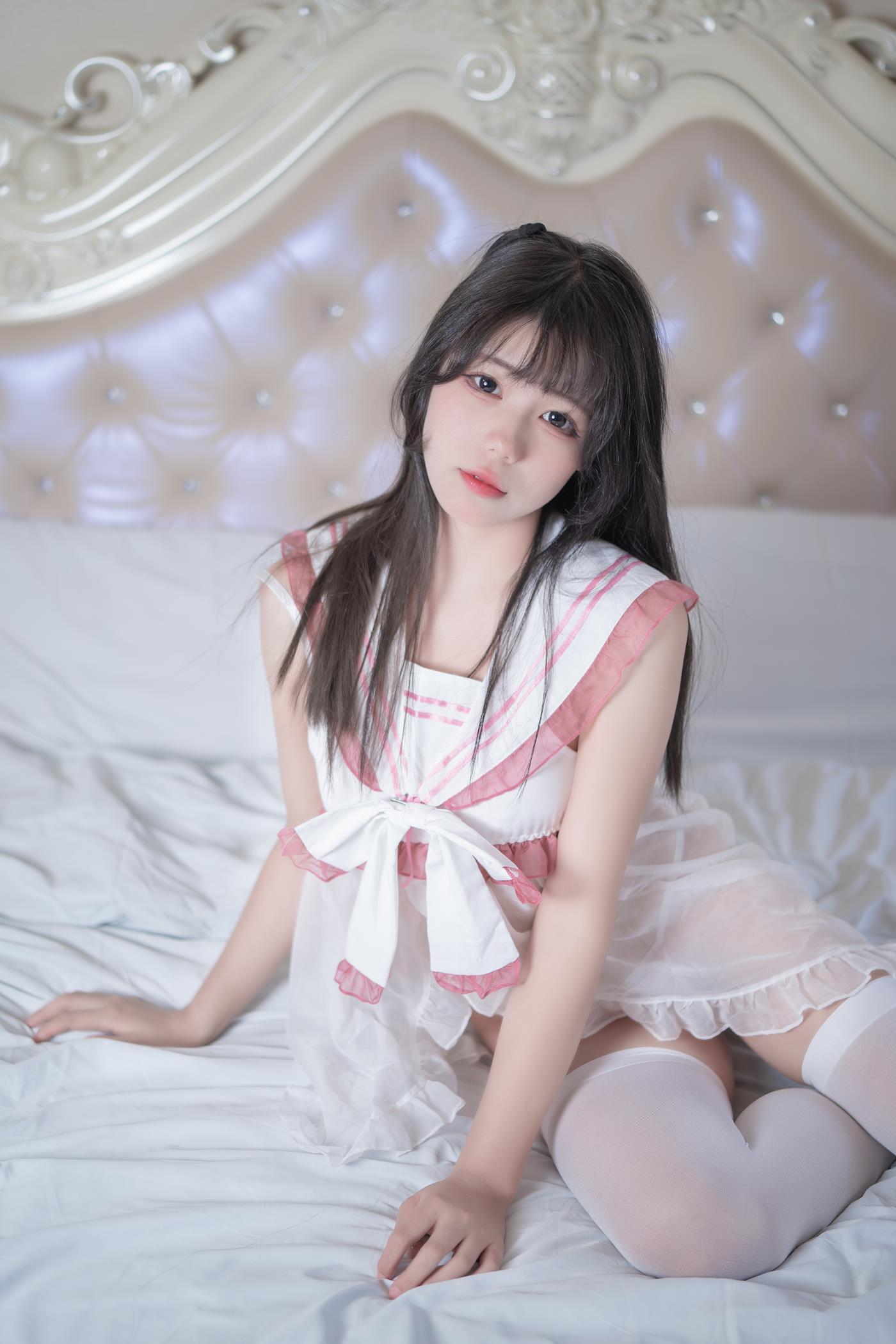 咬一口兔娘 - 粉嫩睡衣[27P/162MB]