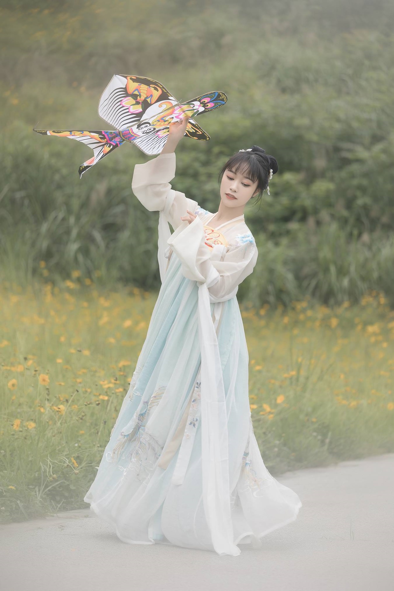 [YITUU艺图语] 2022.04.01 小花花 梨一依 [43P/510MB]