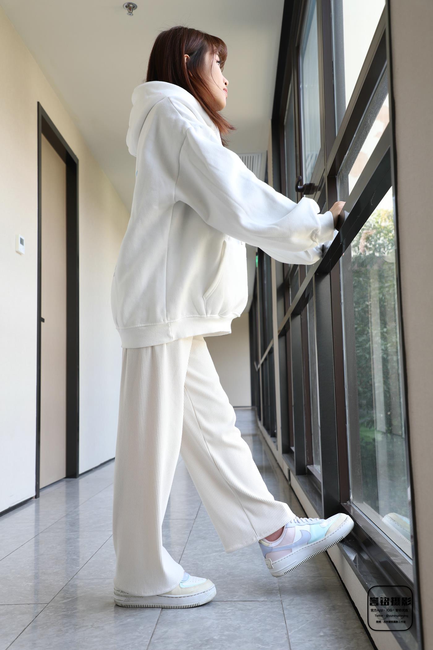 [誉铭传媒]袜足摄影 2023年 NO.001[118P/1V/1.65GB]