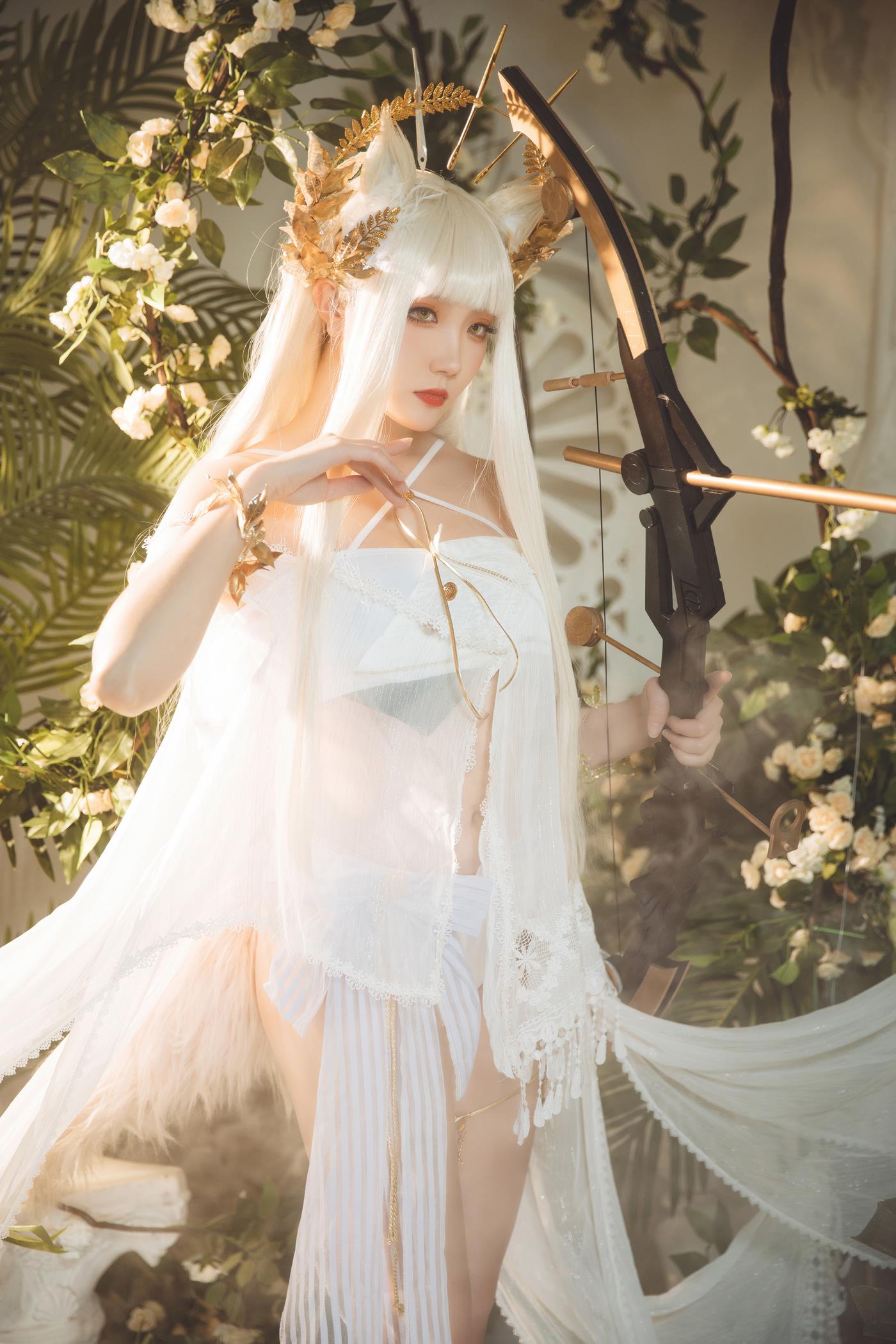 Coser瓜希酱福利 明日方舟 白金泳装 (Platinum) [25P/159MB]