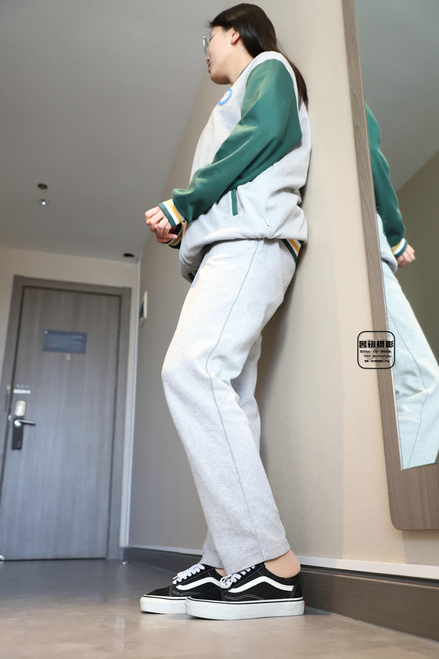 [誉铭传媒]袜足摄影 2023年《微信客户群第二套作品》[90P/1V/1.03GB]