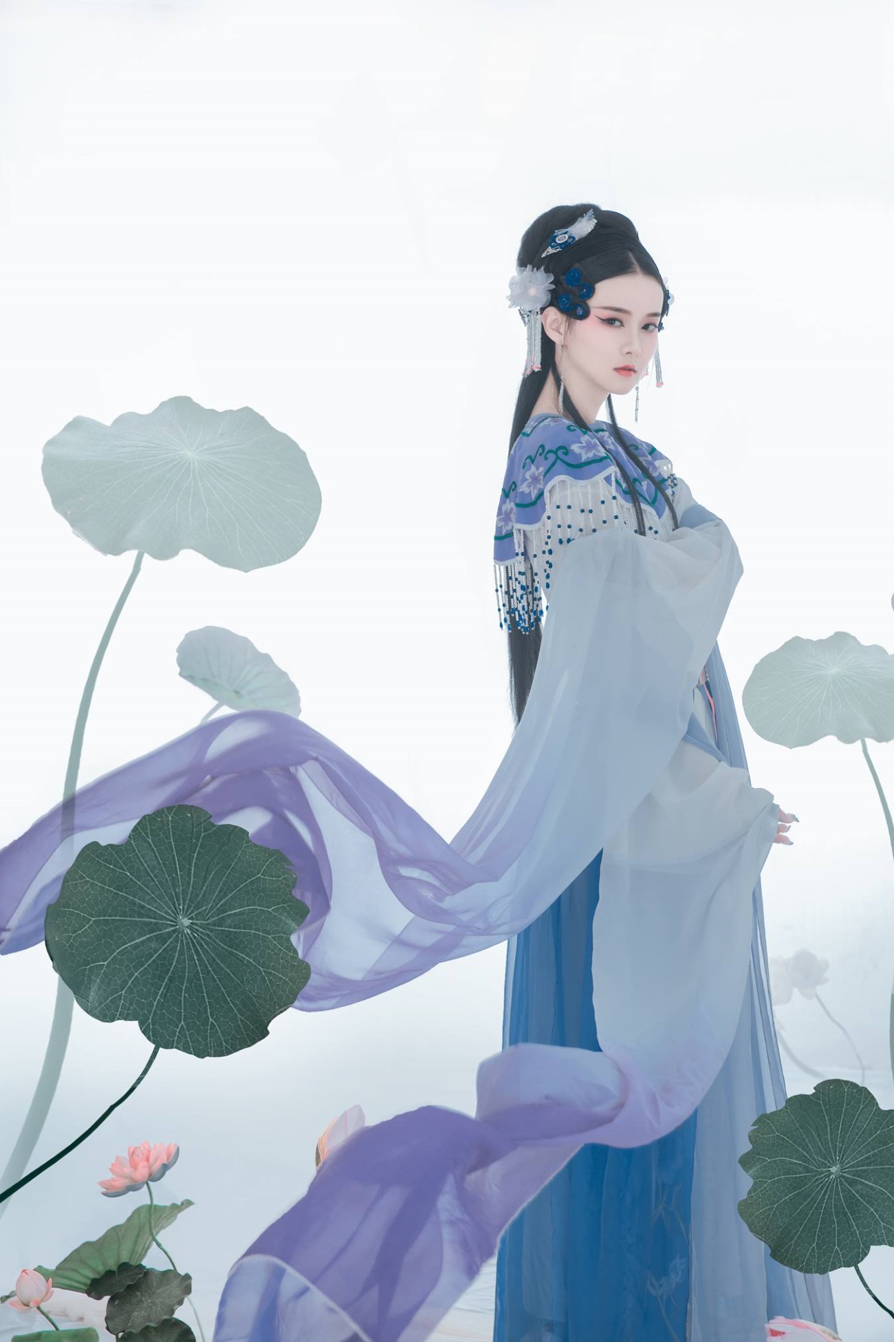 [YITUU艺图语] 2022.03.12 春风袅娜 欣宝 [22P/123MB]