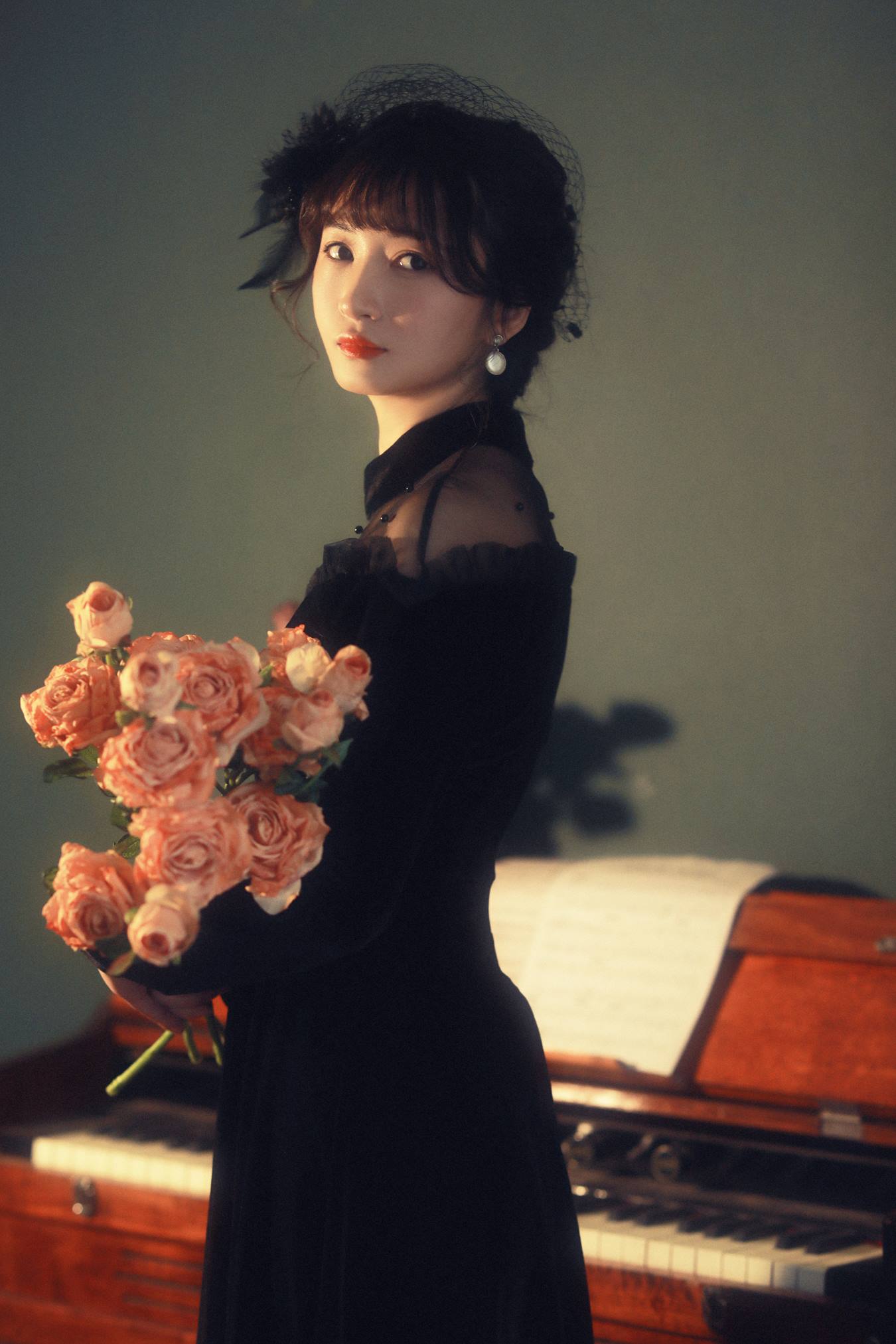 [YITUU艺图语] 2022.03.23 鎏金岁月 贵玲 [20P/329MB]