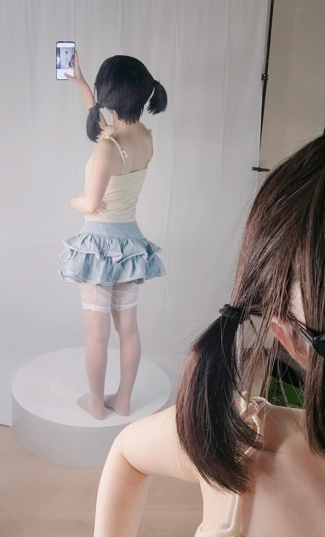 神沢永莉 - 绫蛋糕裙吊带袜汐[22P/60MB]