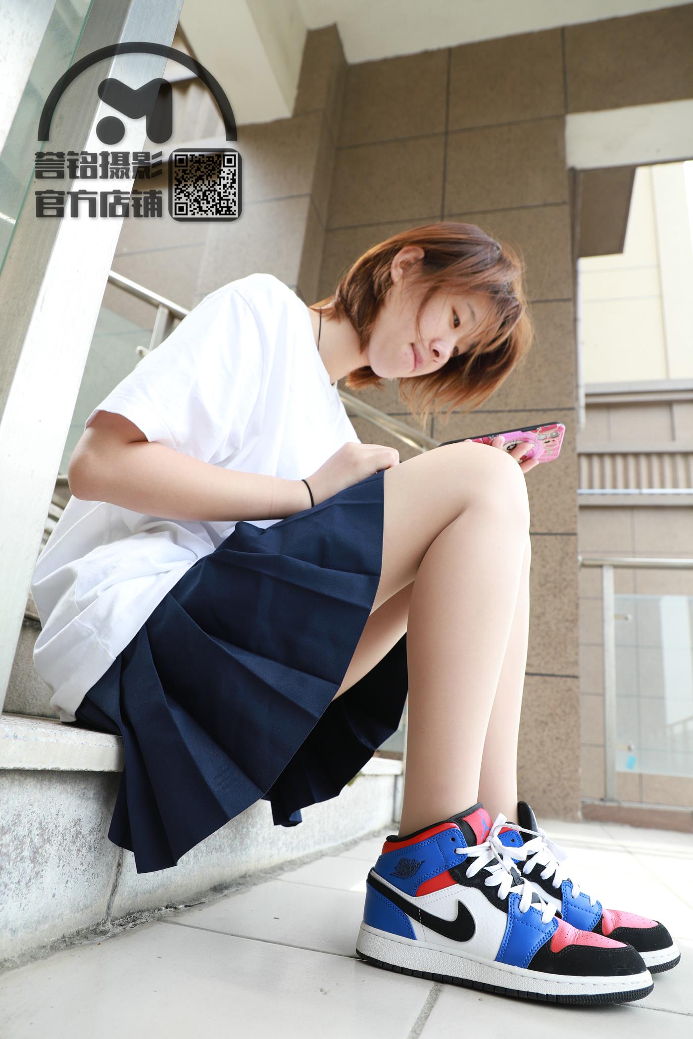 [誉铭传媒]袜足摄影 2020年 NO.044[80P/1V/844MB]