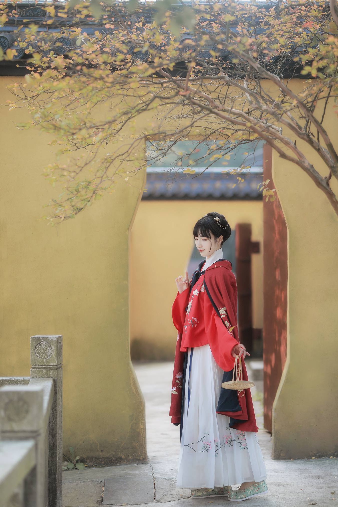 [YITUU艺图语] 2022.03.23 满园银杏落秋风 荞兜麻黛 [29P/683MB]