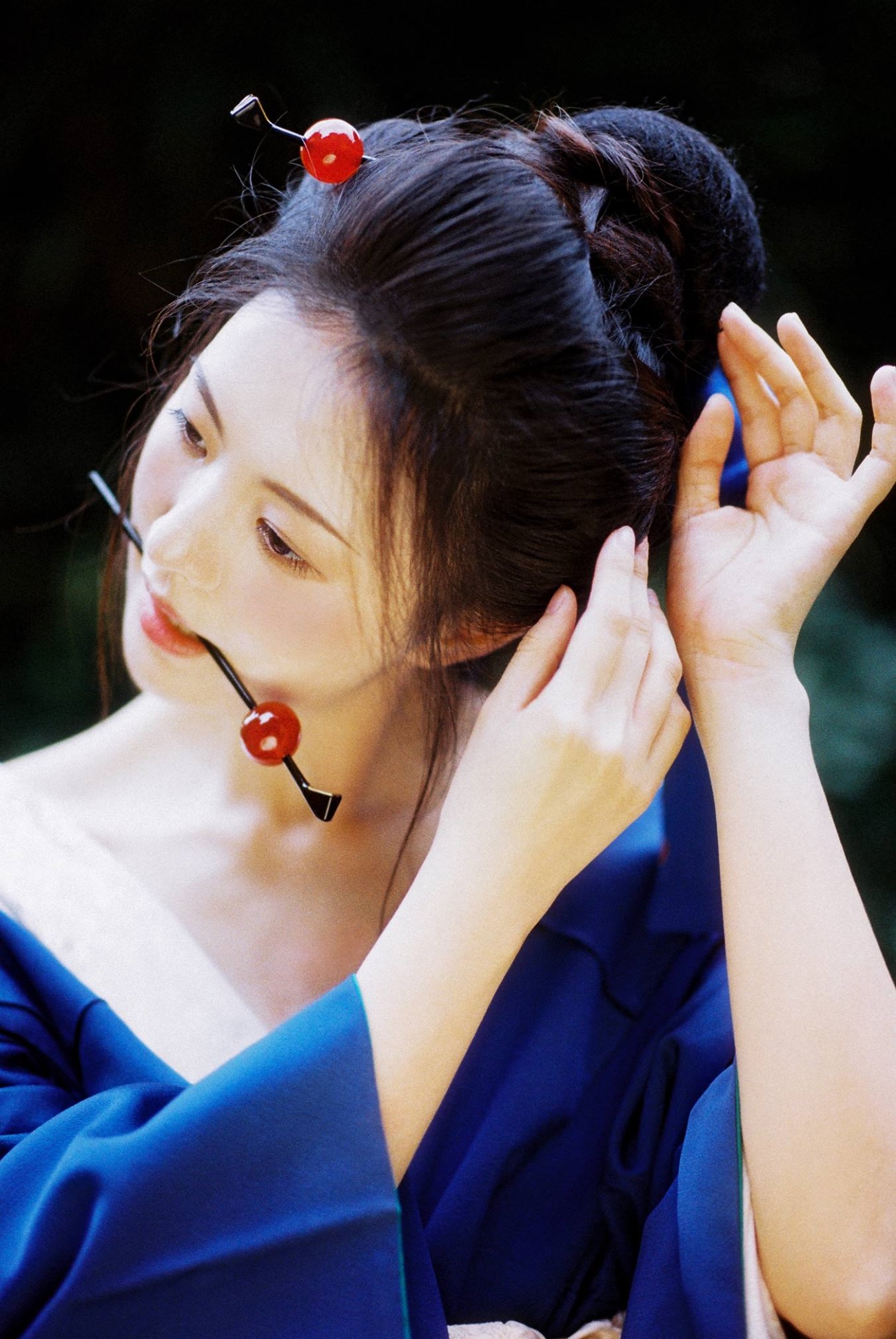 [YITUU艺图语] 2022.03.12 温柔的眼眸 泱泱 [24P/379MB]