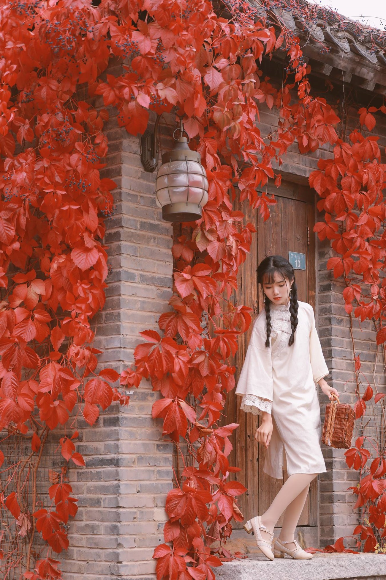 [YITUU艺图语] 2022.03.17 我与春风皆过客，你携秋水揽星河 一颗蒲桃树 [31P/215MB]